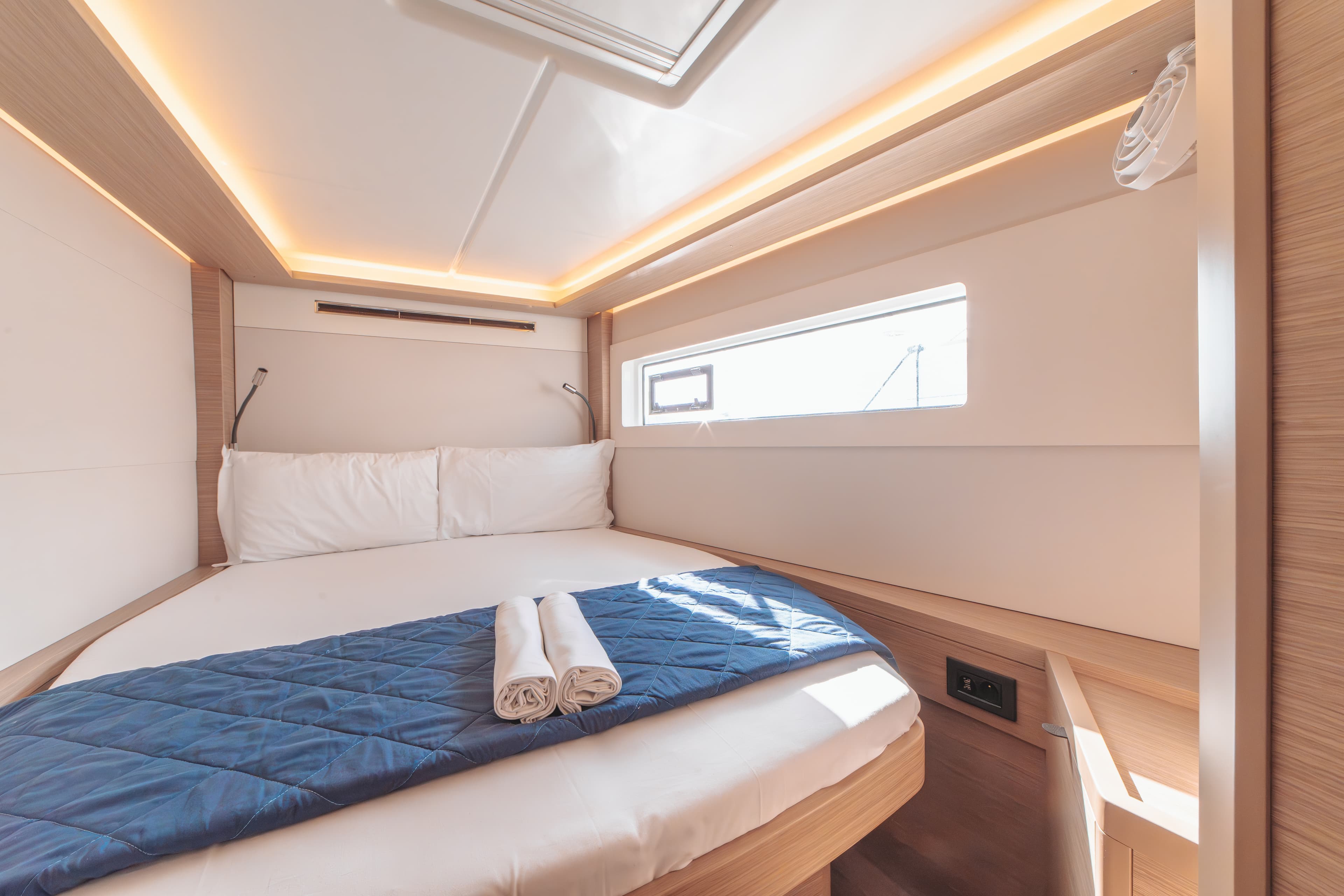 Lagoon 46  - photo 12