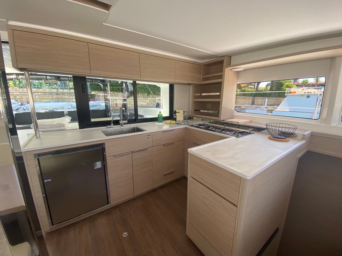 Lagoon 46  - photo 5