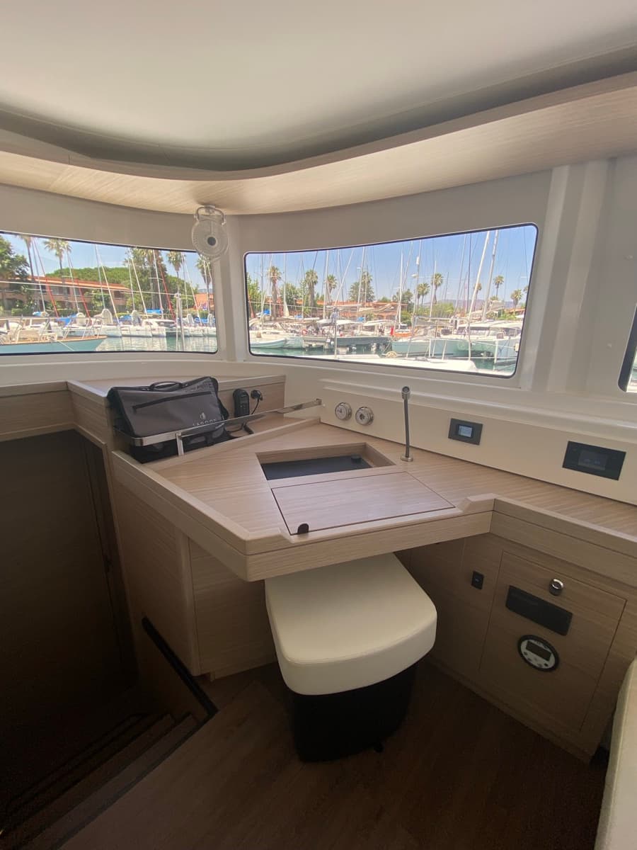 Lagoon 46  - photo 9