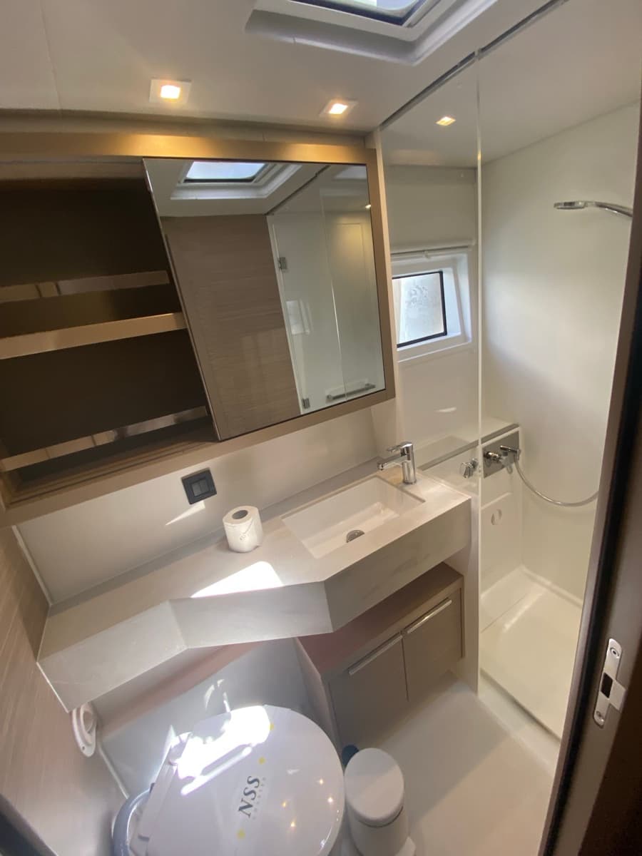 Lagoon 46  - photo 23