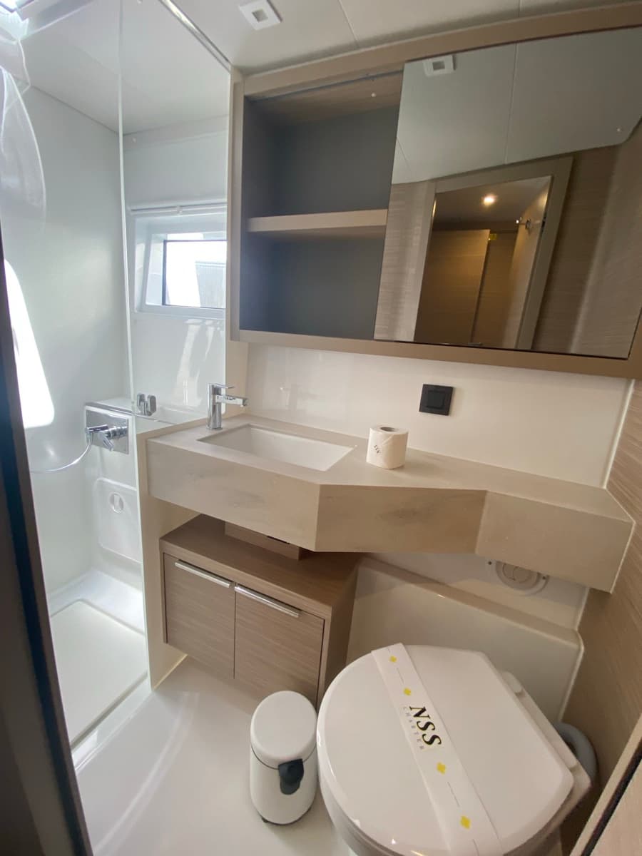 Lagoon 46  - photo 18