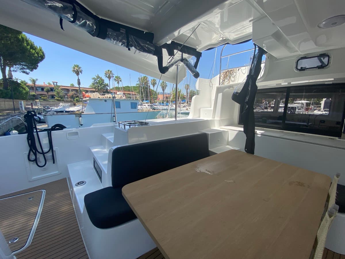 Lagoon 46  - photo 11