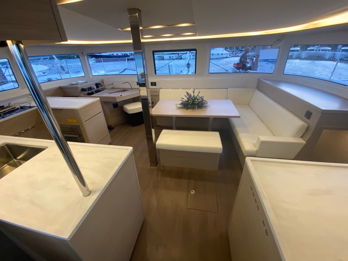 Lagoon 46  - photo 28