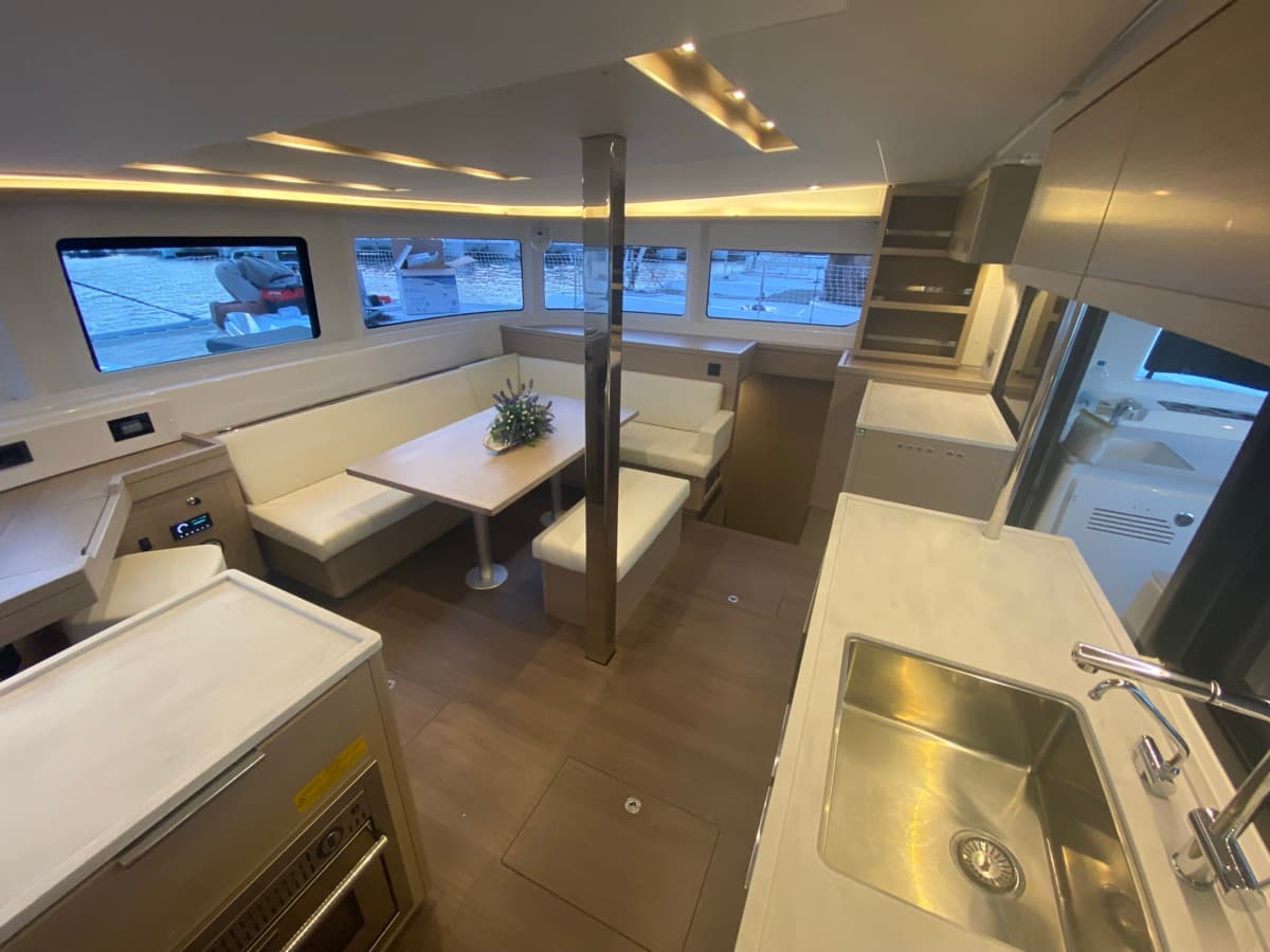 Lagoon 46  - photo 7