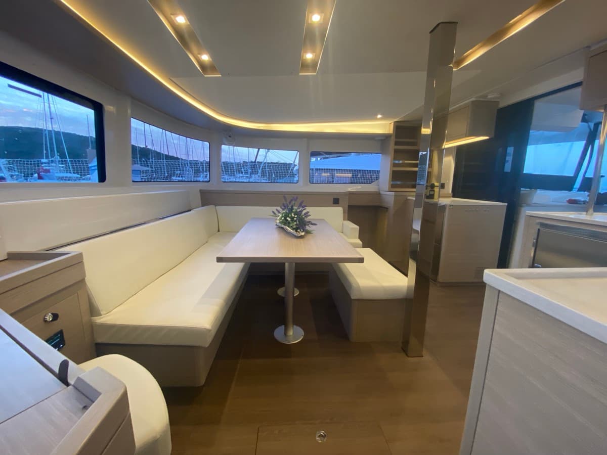 Lagoon 46  - photo 6