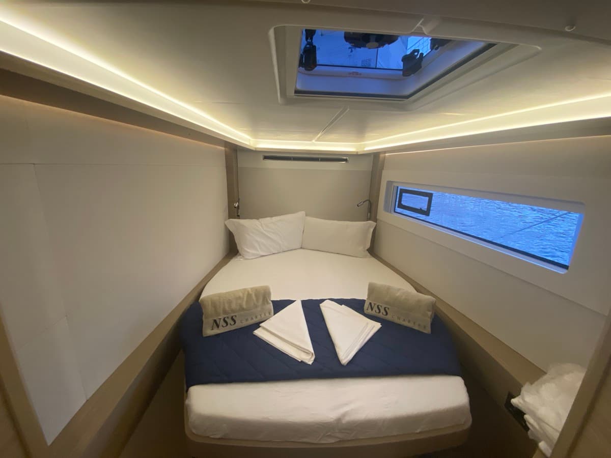 Lagoon 46  - photo 8