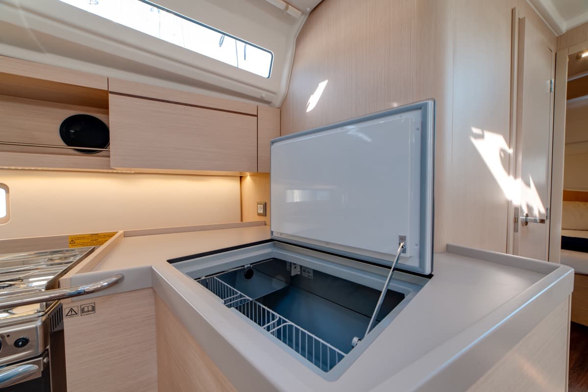 Oceanis 40.1 - photo 23