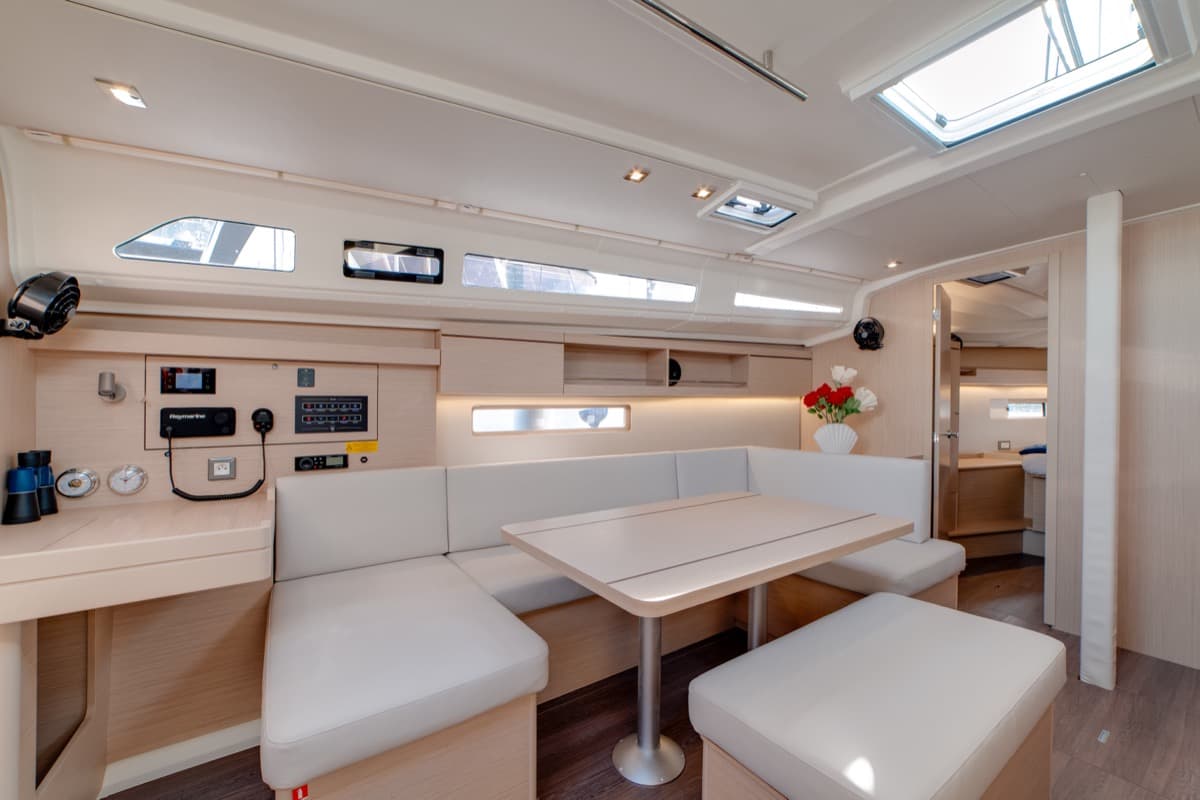 Oceanis 40.1 - photo 26