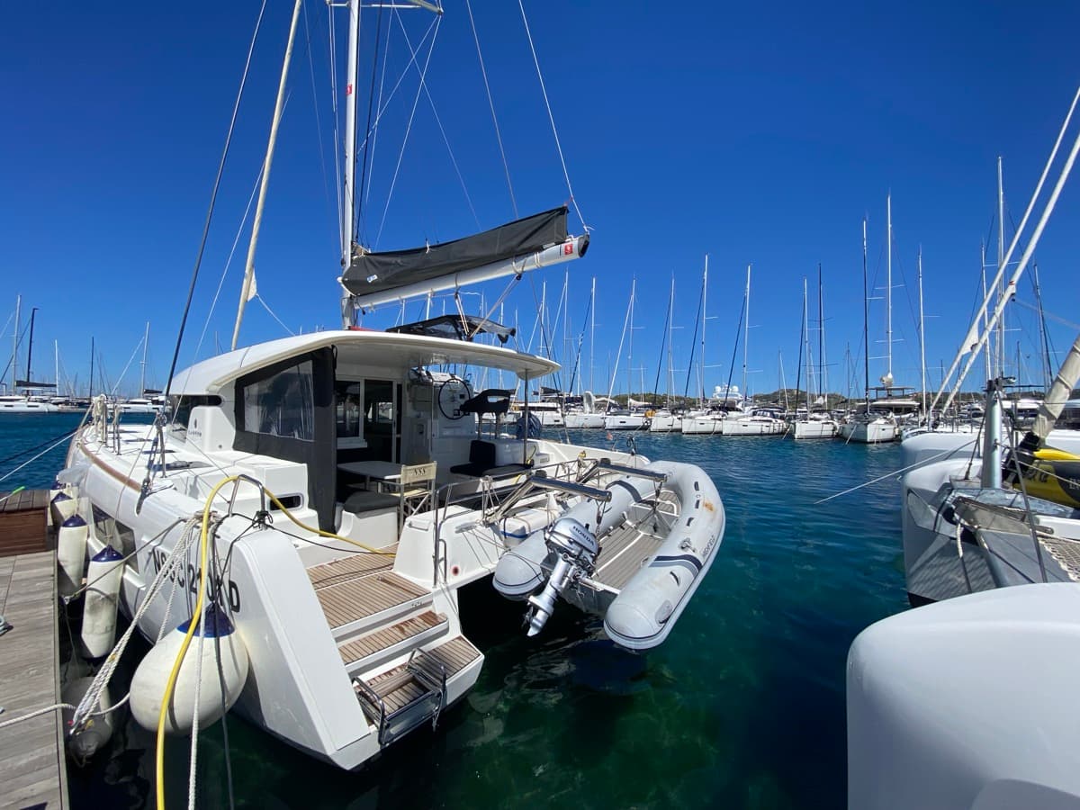 Lagoon 40 - photo 12