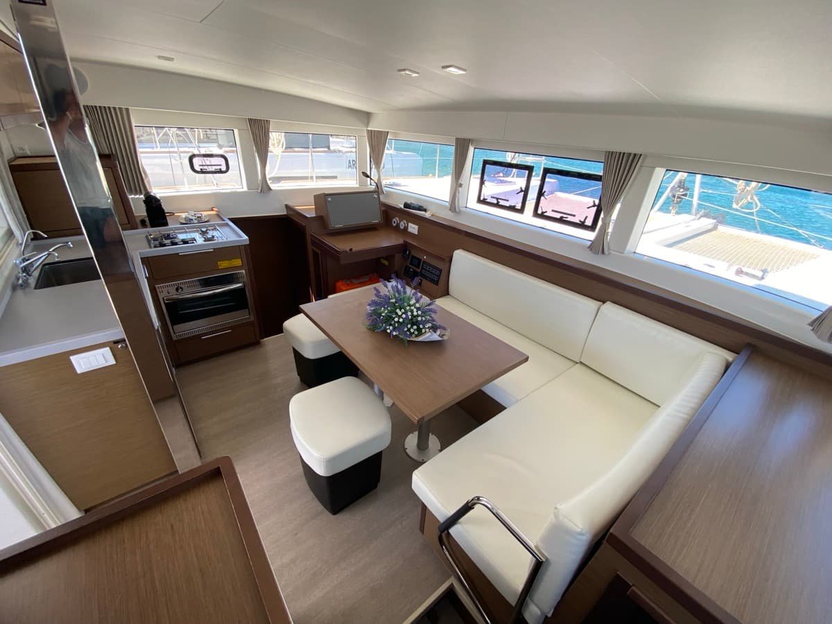 Lagoon 40 - photo 15