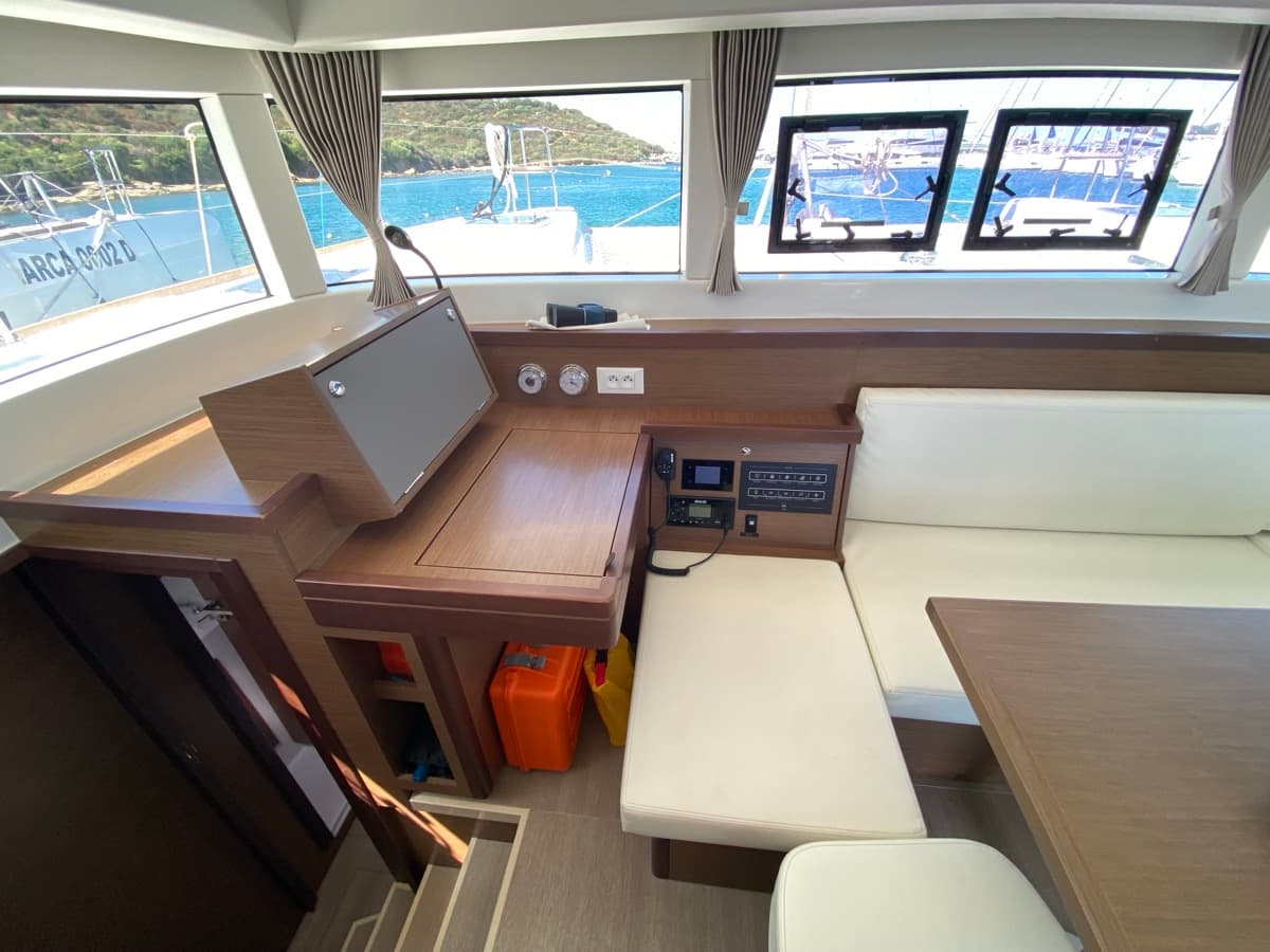 Lagoon 40 - photo 14