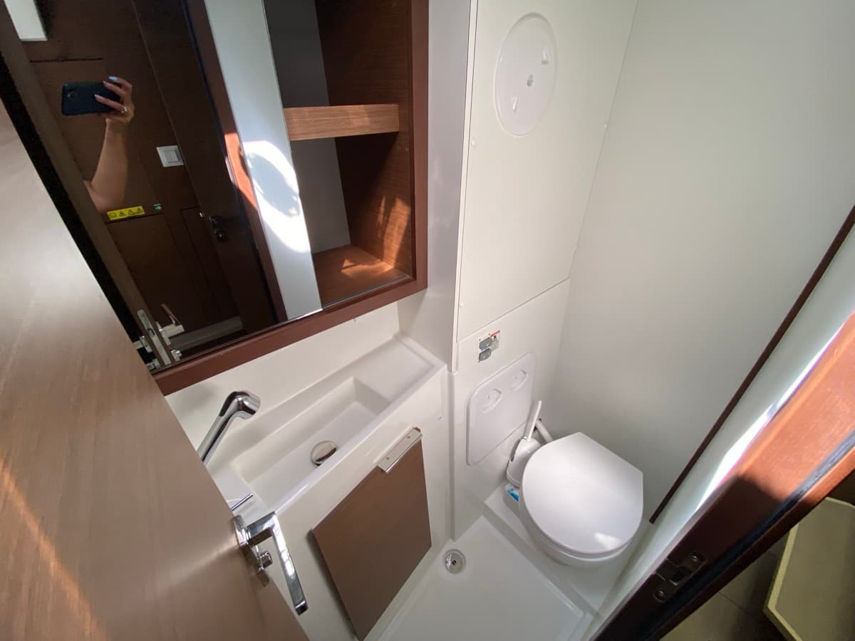 Lagoon 40 - photo 23