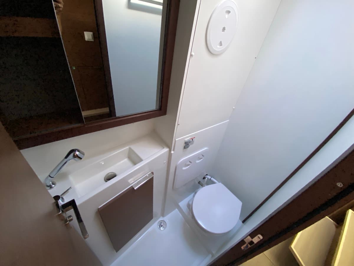 Lagoon 40 - photo 25