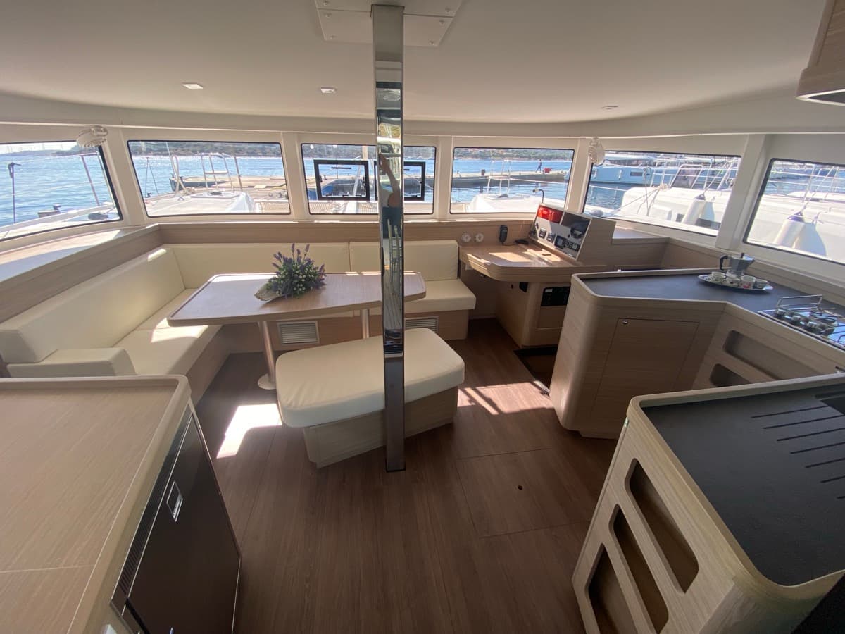 Lagoon 42 - photo 15