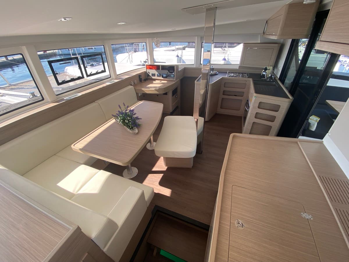 Lagoon 42 - photo 10