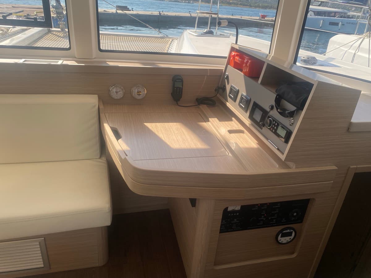 Lagoon 42 - photo 12