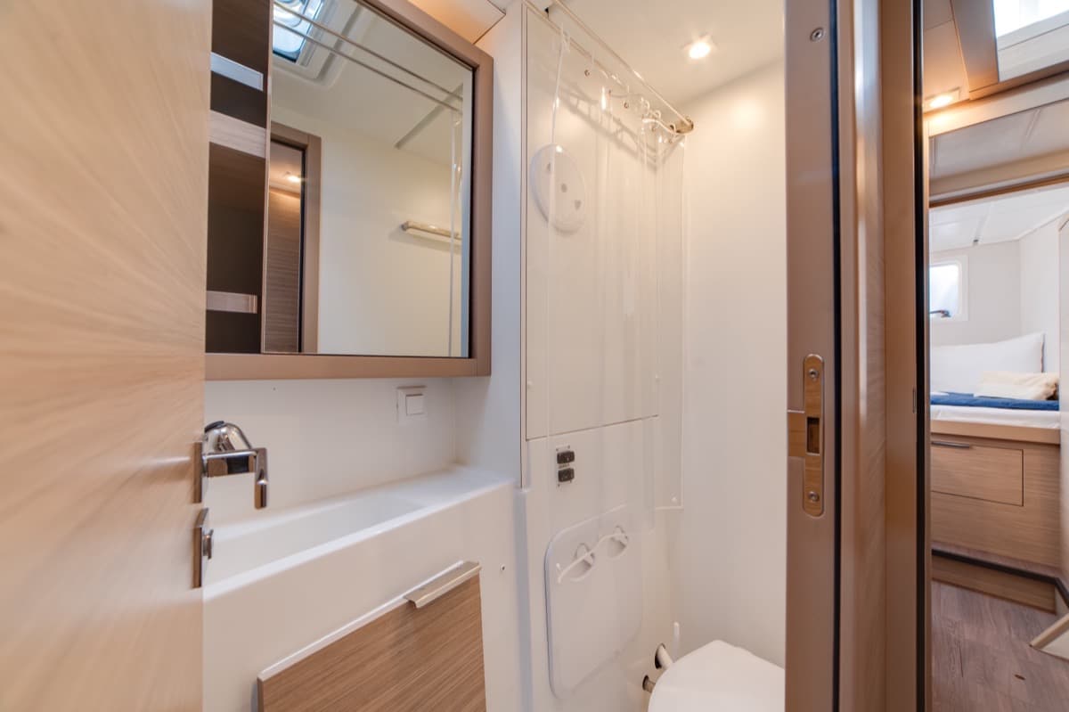 Lagoon 40 - photo 12