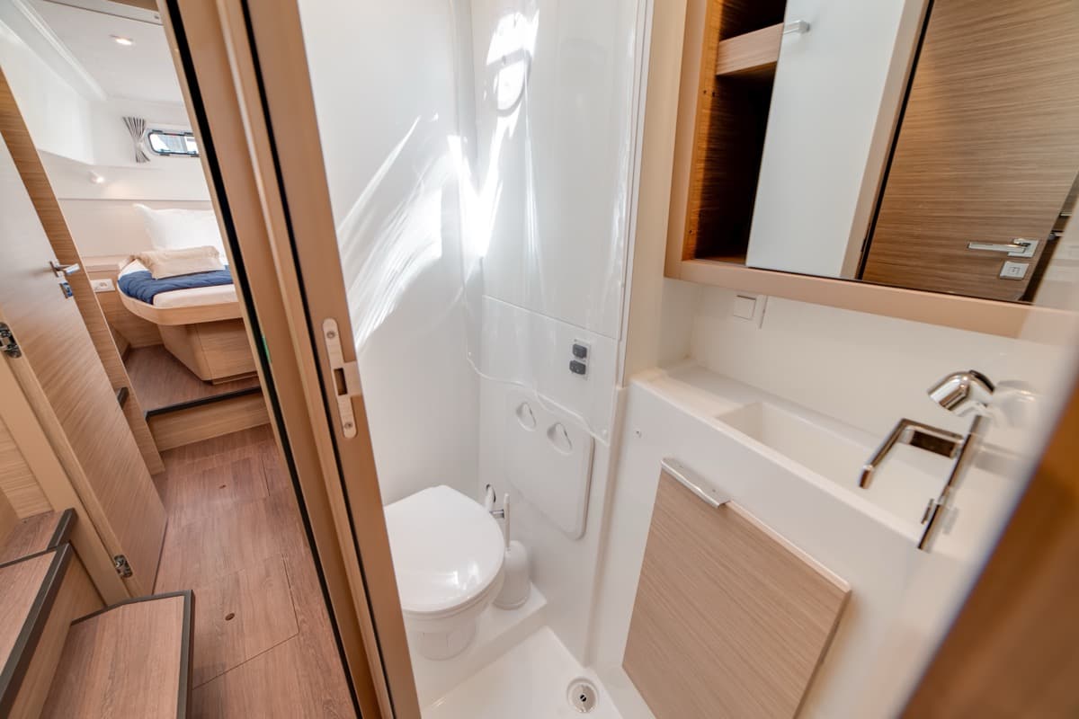 Lagoon 40 - photo 23