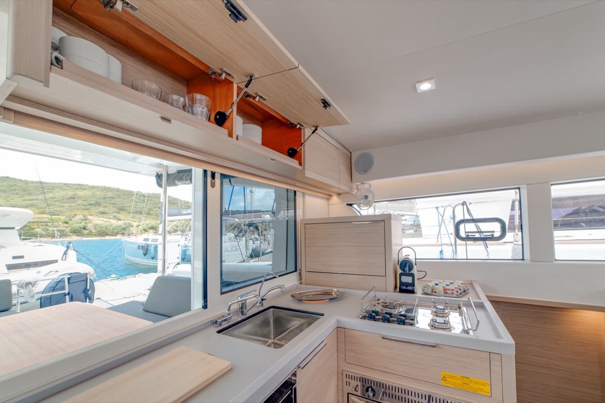 Lagoon 40 - photo 26