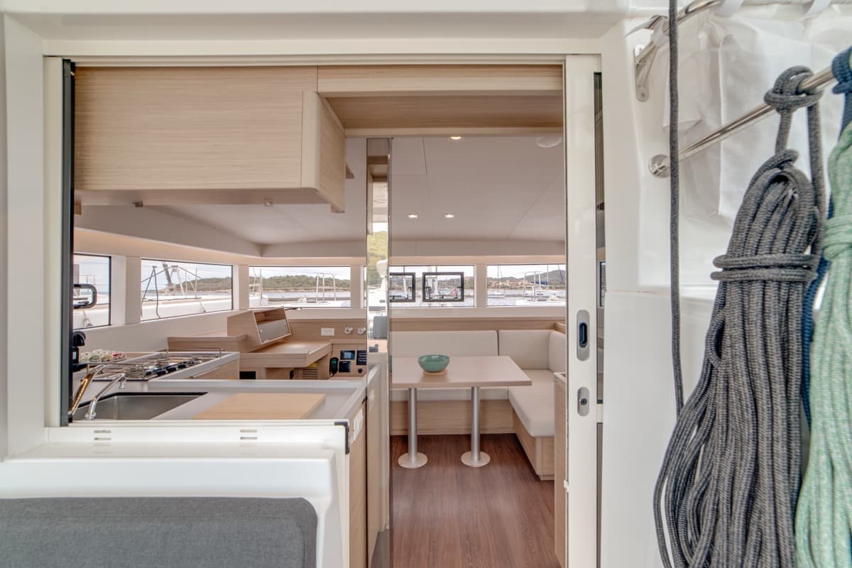 Lagoon 40 - photo 41