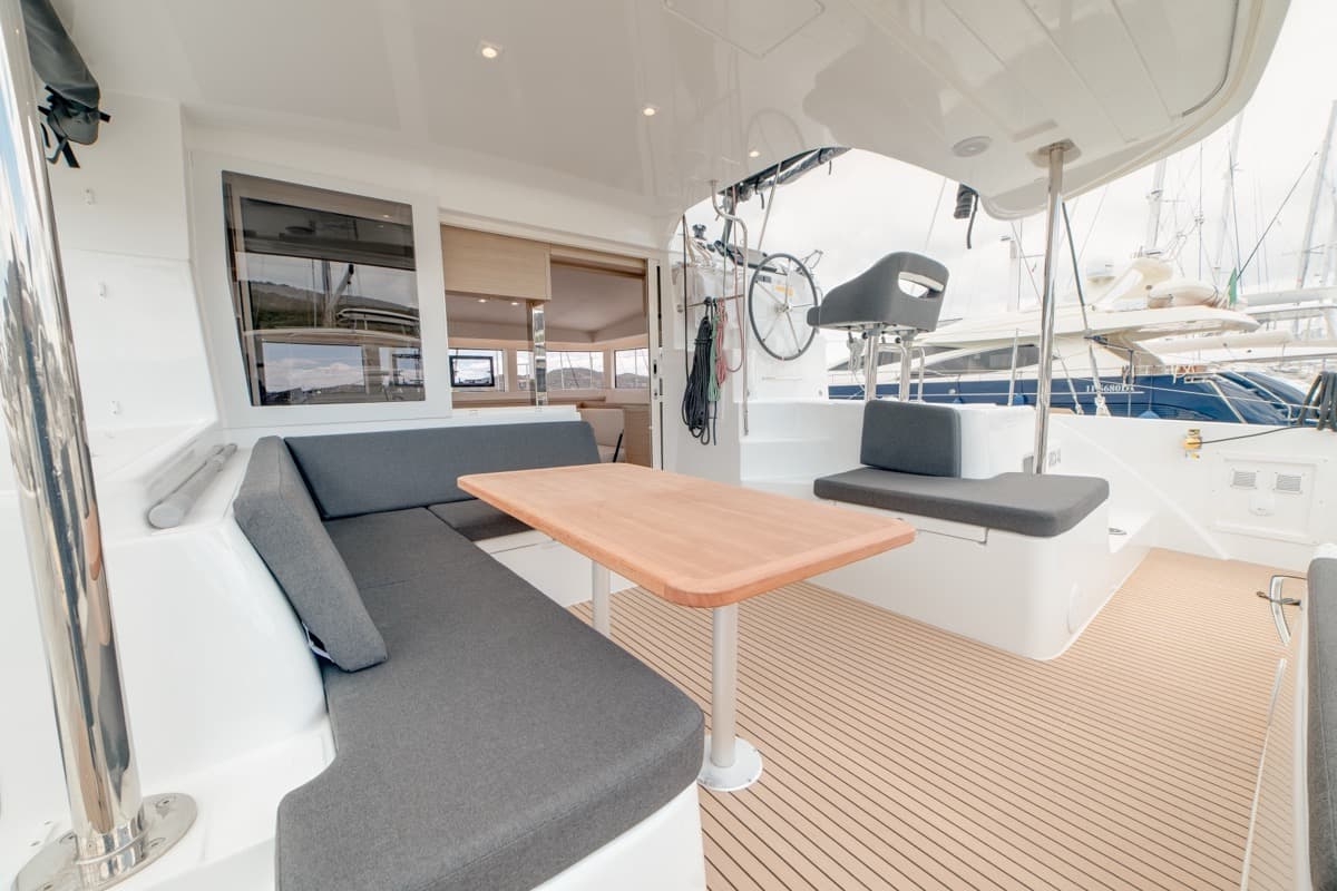 Lagoon 40 - photo 42