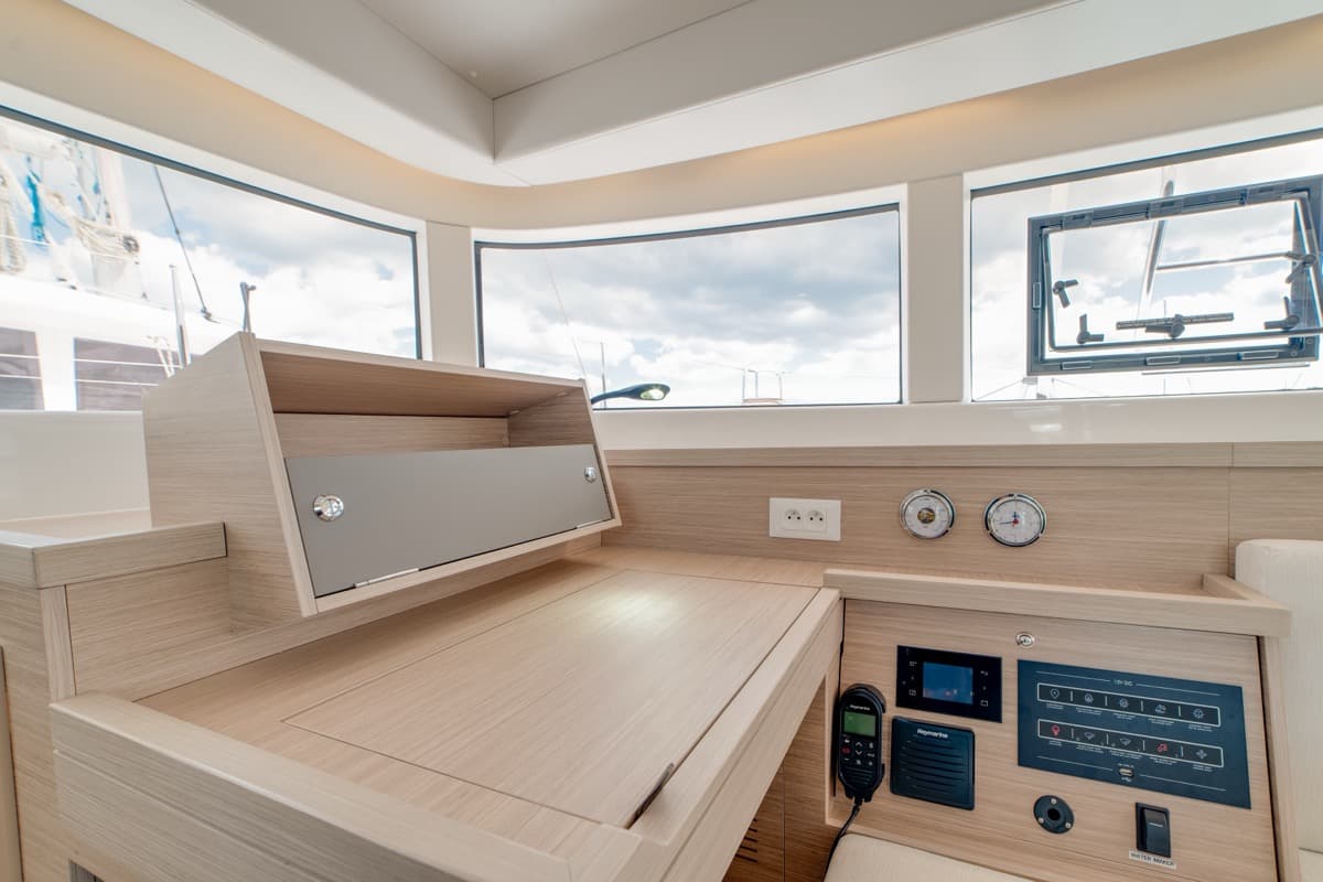 Lagoon 40 - photo 34