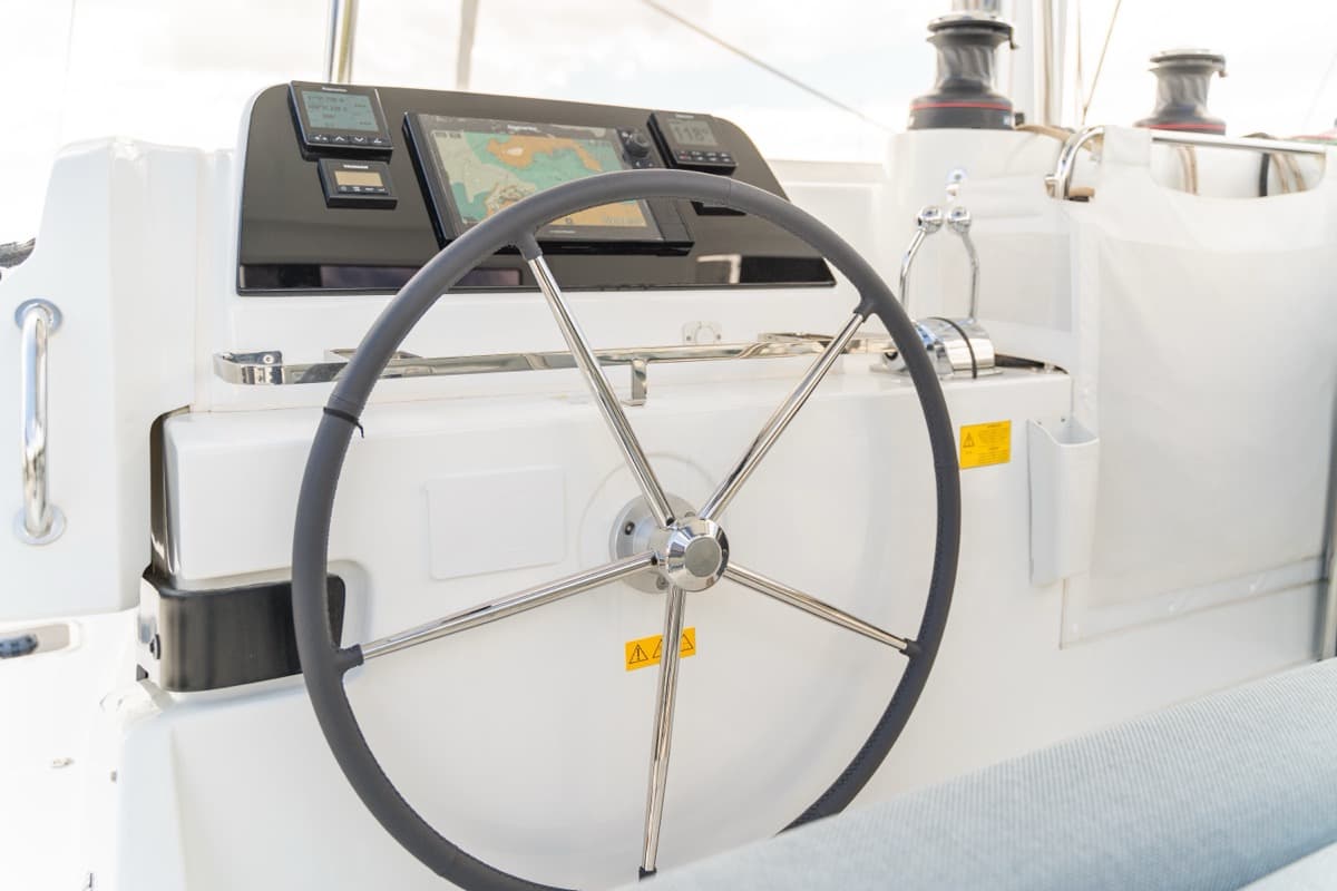 Lagoon 42 - photo 13