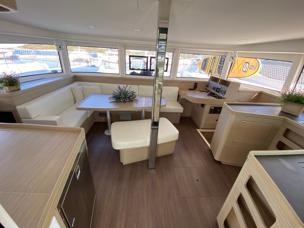 Lagoon 42 - photo 7