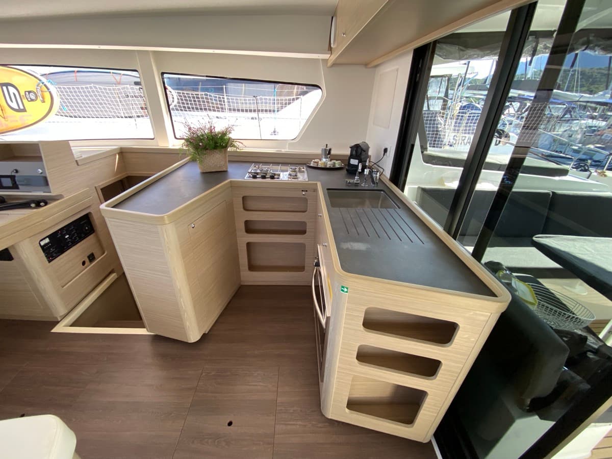 Lagoon 42 - photo 18