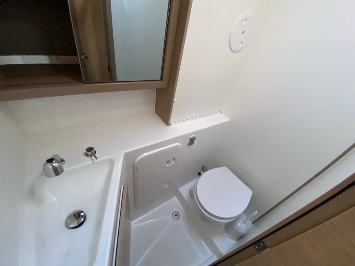 Lagoon 42 - photo 17