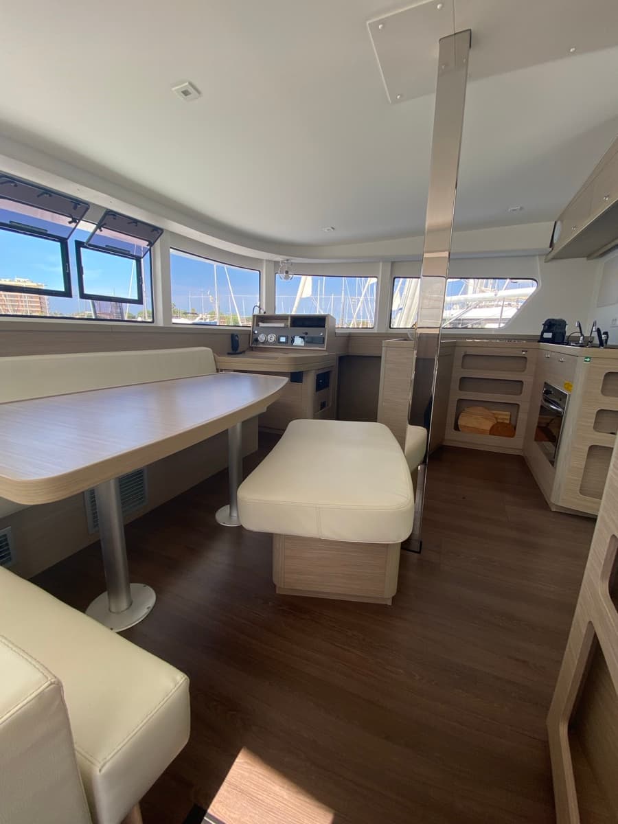 Lagoon 42 - photo 18