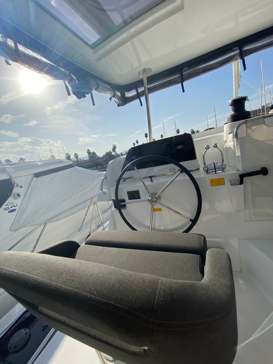 Lagoon 42 - photo 32