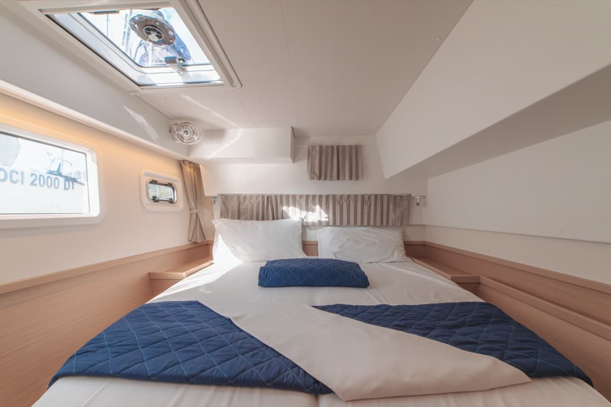 Lagoon 42 - photo 10