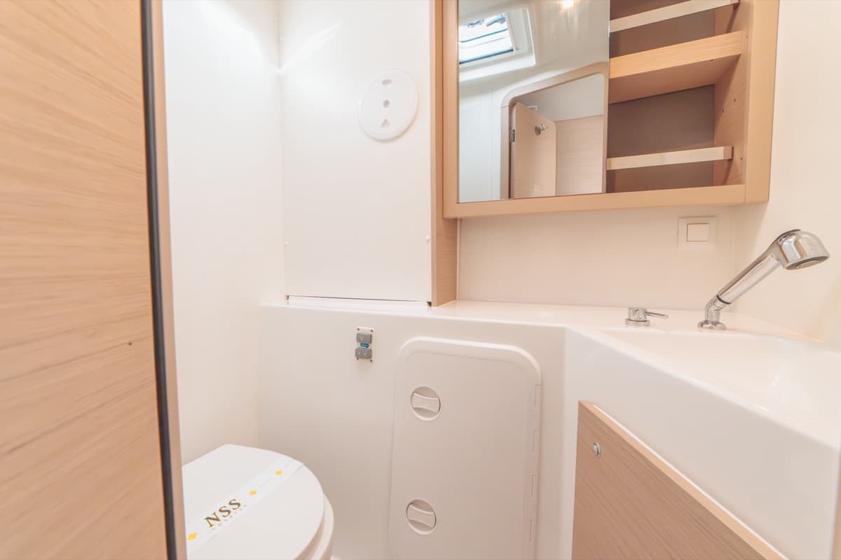 Lagoon 42 - photo 18