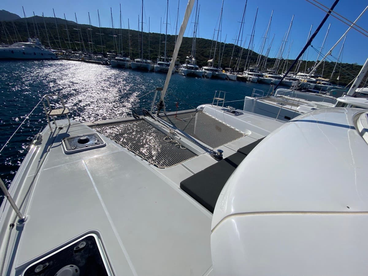 Lagoon 42 - photo 10