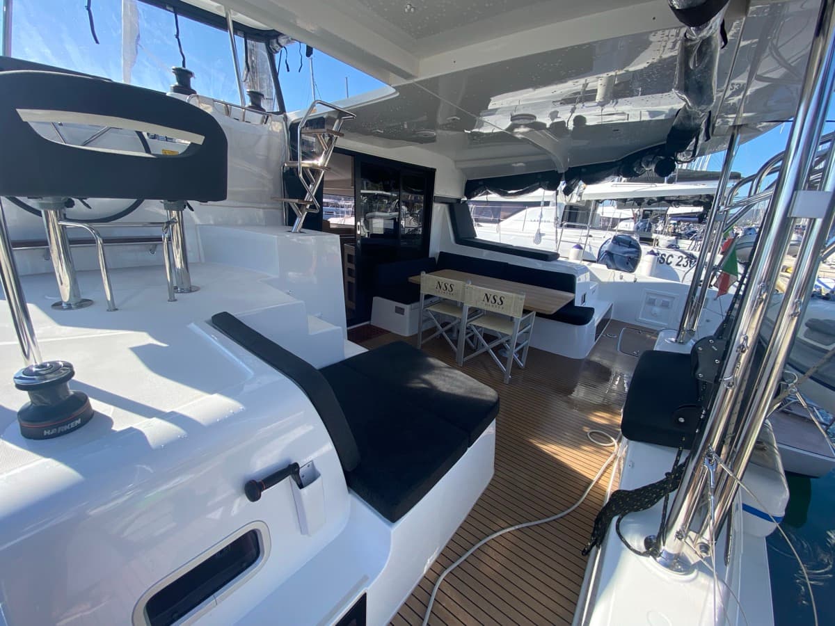 Lagoon 42 - photo 10