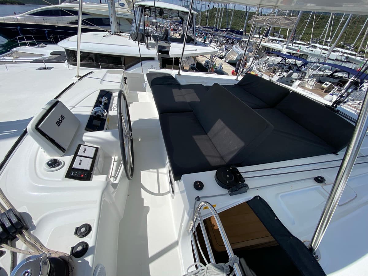 Lagoon 46  - photo 8