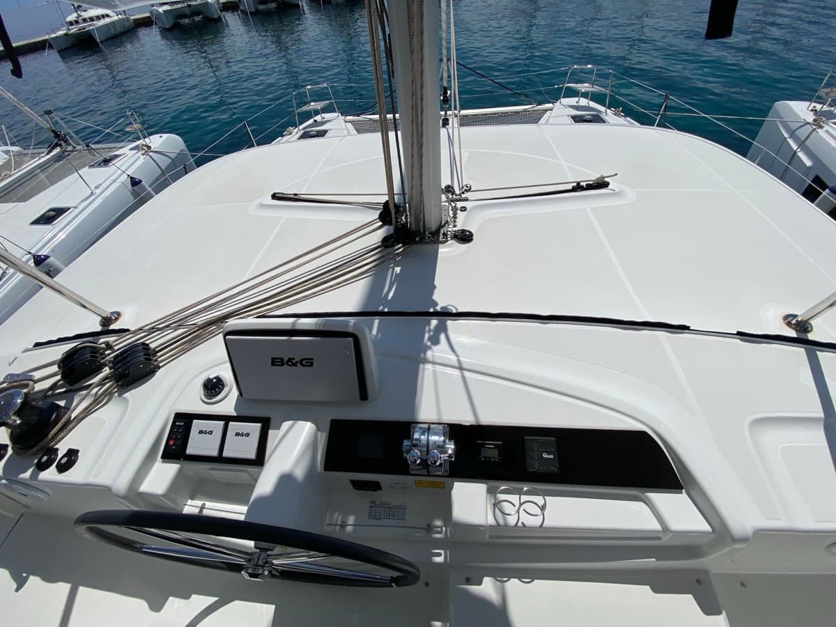 Lagoon 46  - photo 20