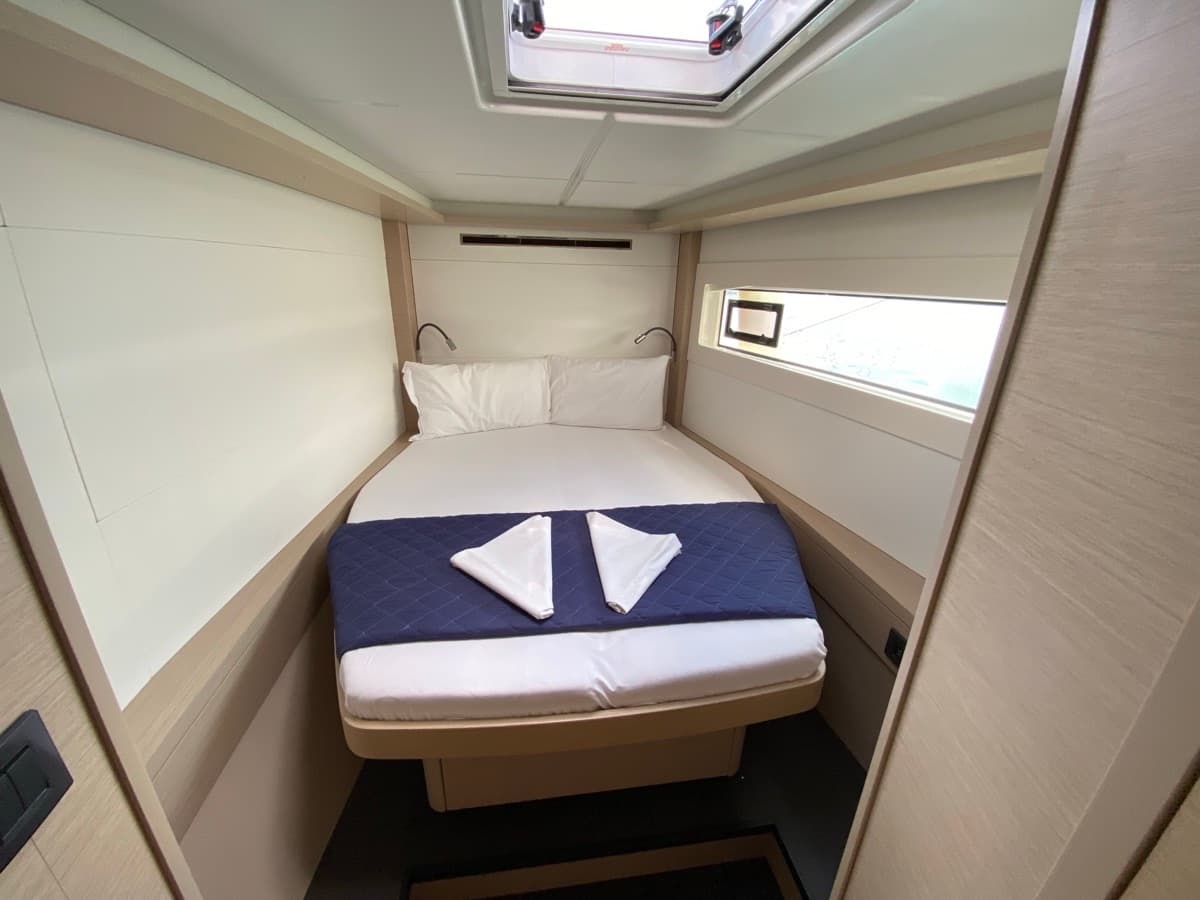 Lagoon 46  - photo 6