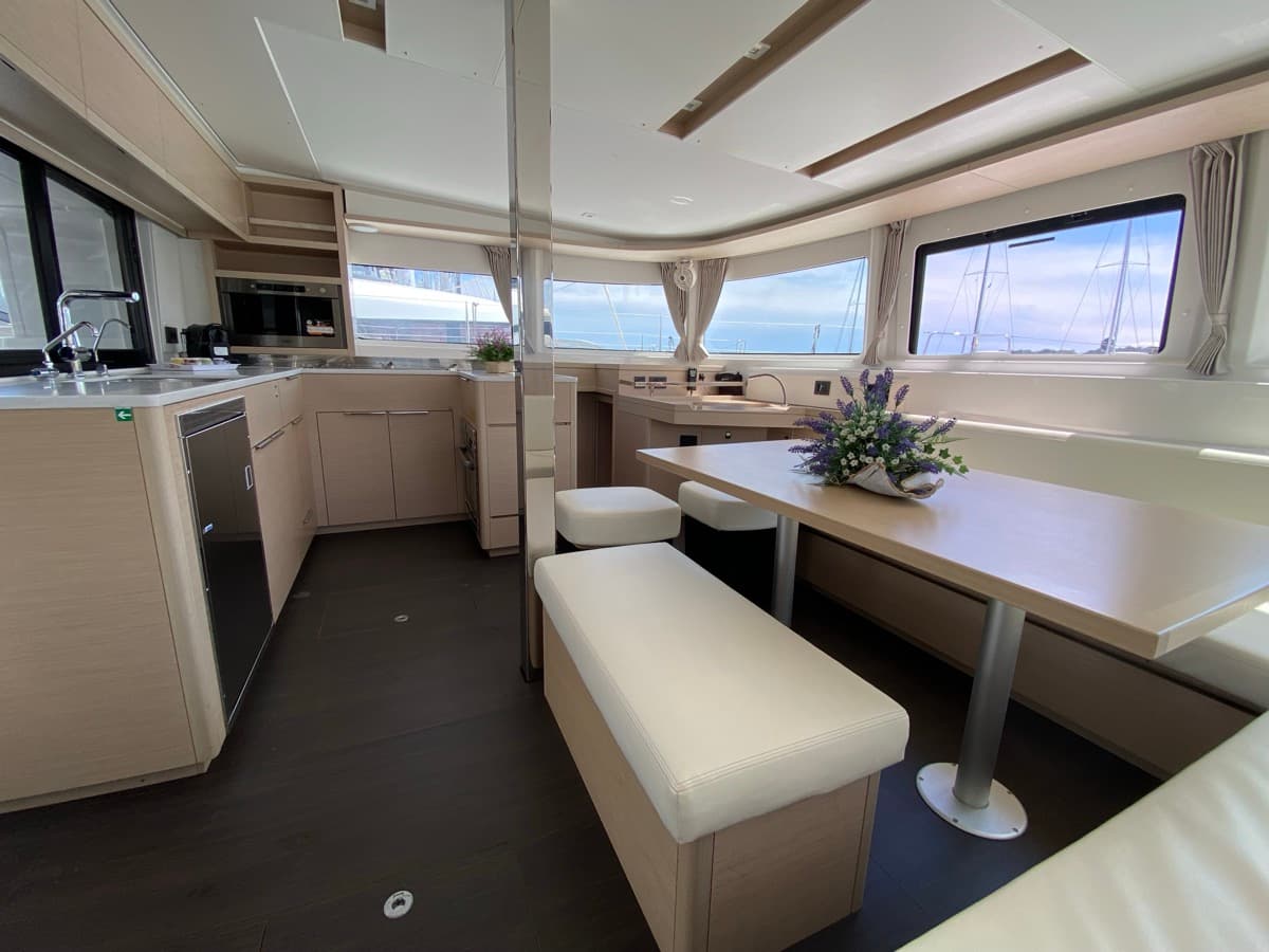 Lagoon 46  - photo 22