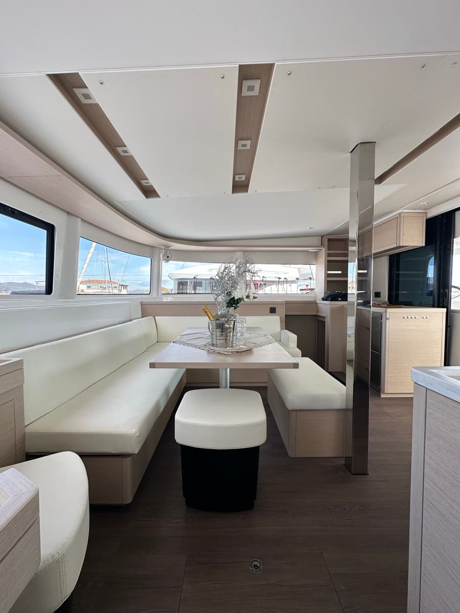 Lagoon 46  - photo 11