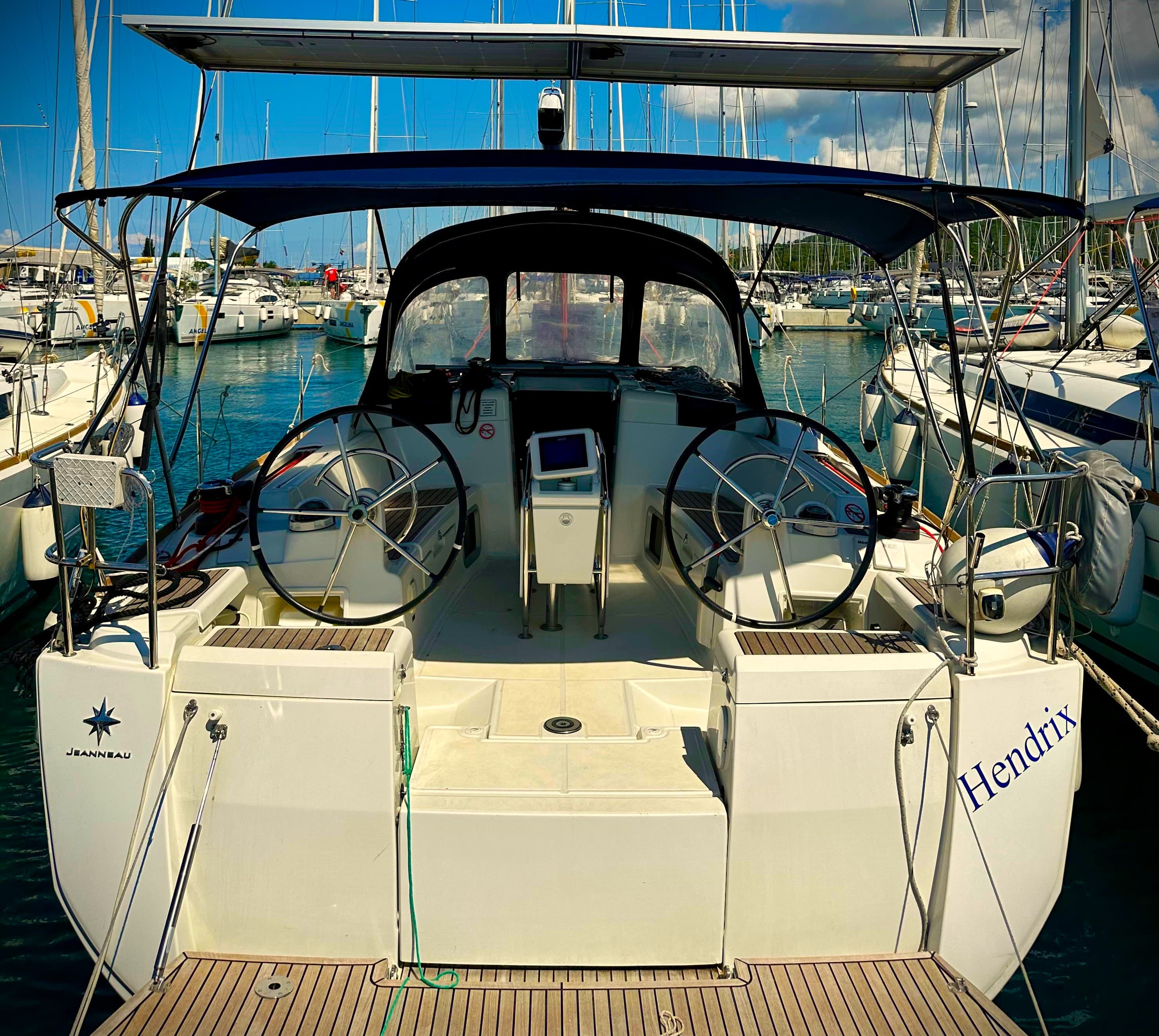 Sun Odyssey 419 - photo