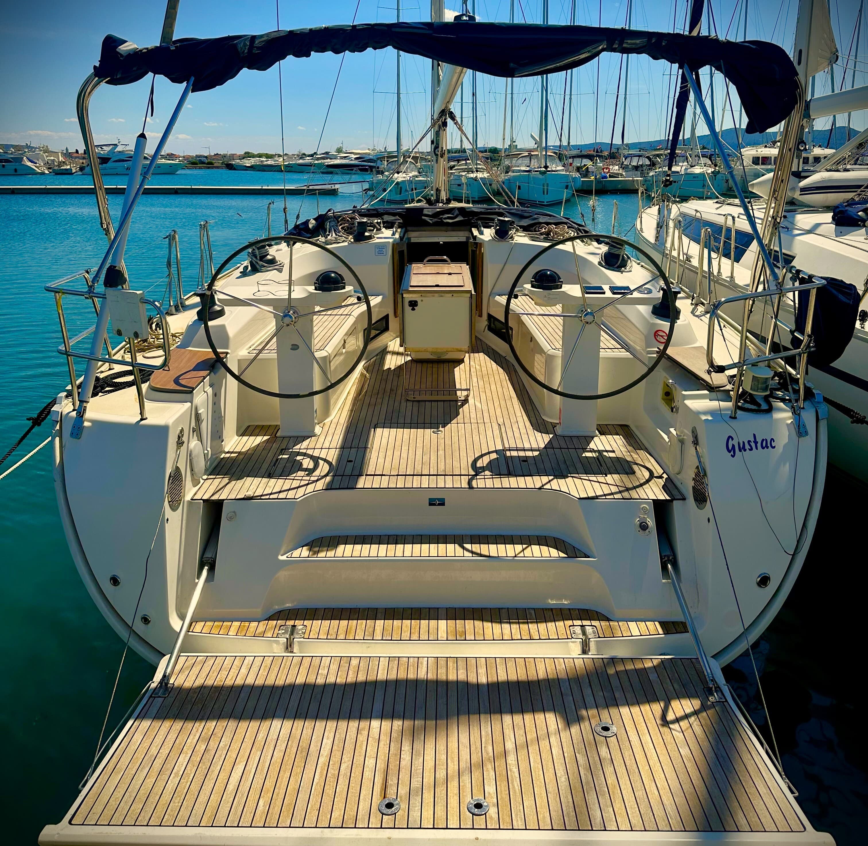 Bavaria Cruiser 45 - photo