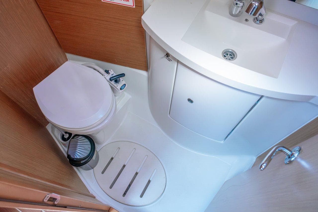 Sun Odyssey 42 i - photo 4