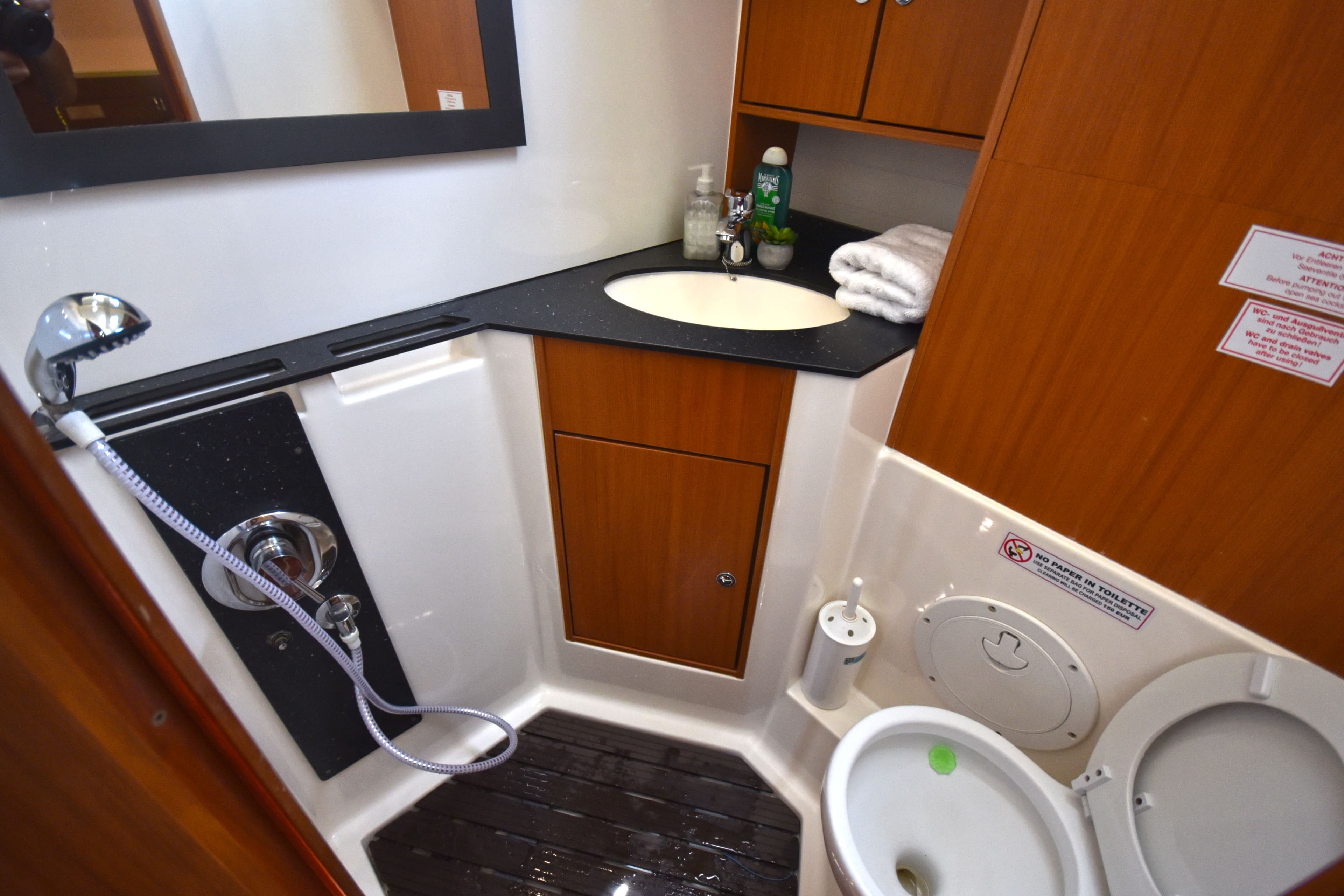 Bavaria Cruiser 45 - photo 11