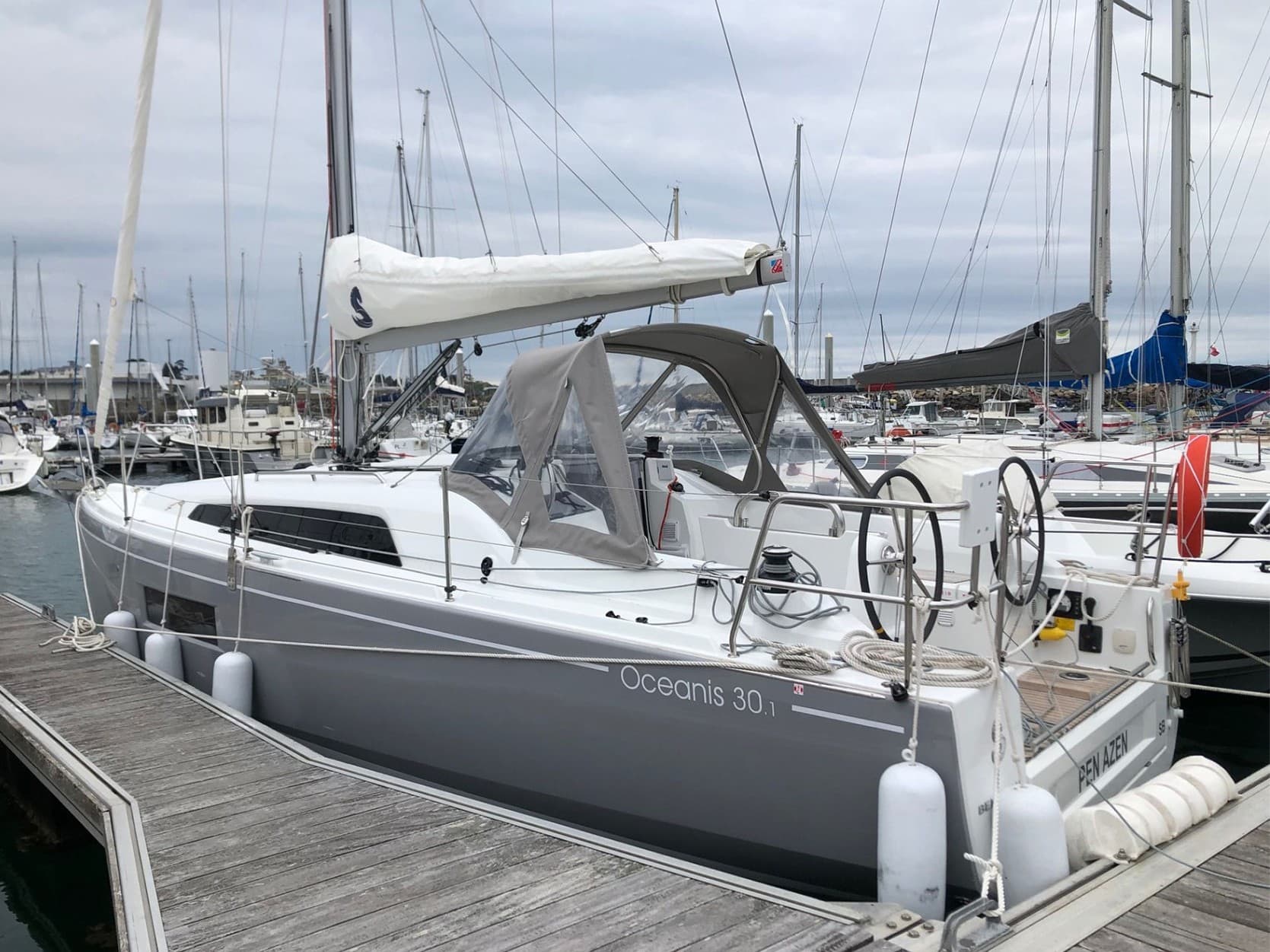 Oceanis 30.1 - photo