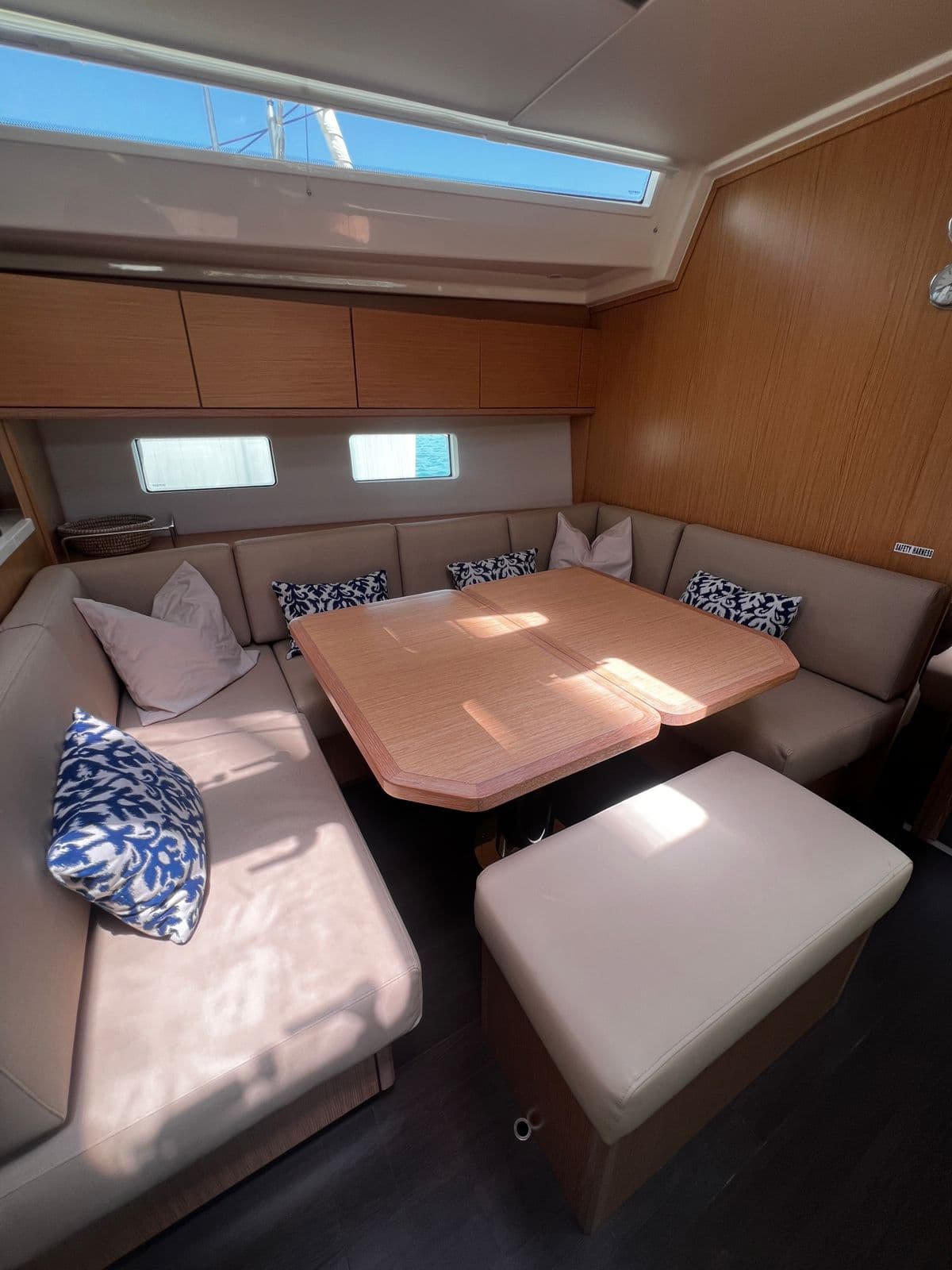 Bavaria C50 - photo 15