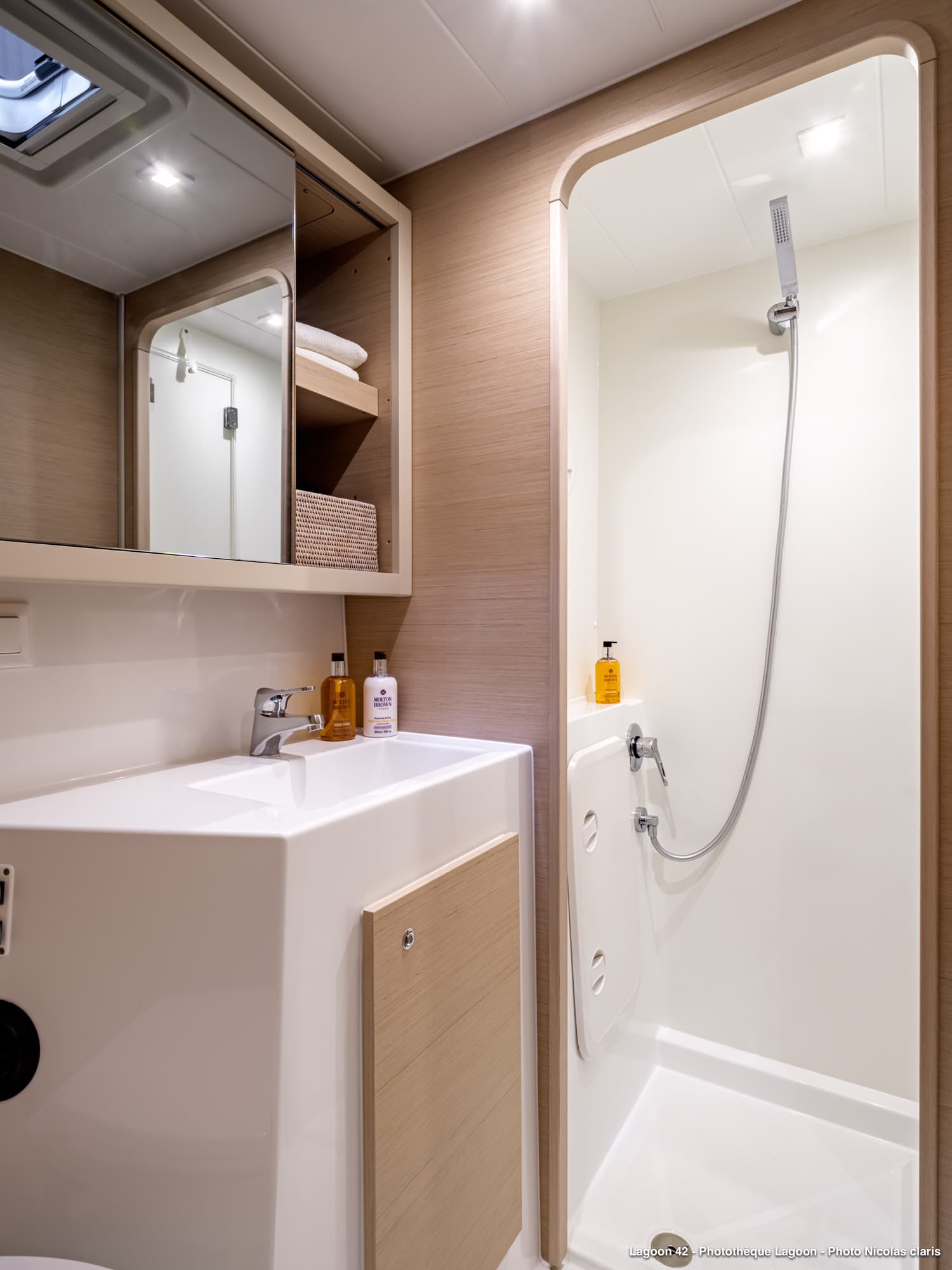 Lagoon 42 - photo 7