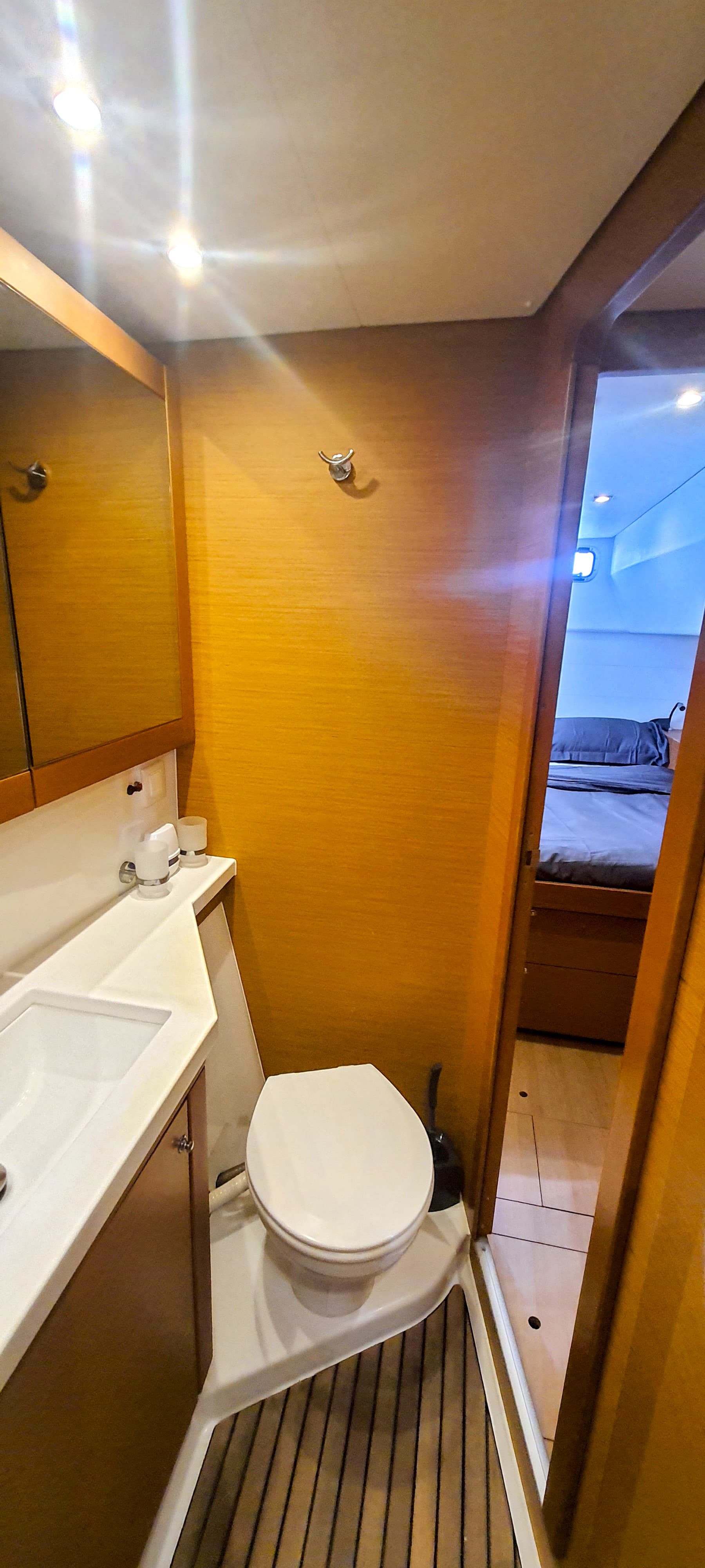 Lagoon 450 Fly - photo 33