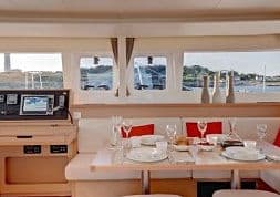 Lagoon 450 Fly - photo 9